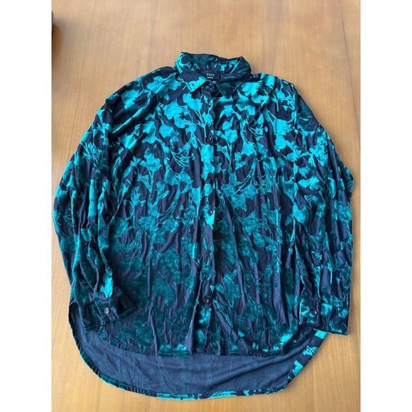 Vici Tops - Vici Collection Velvet Floral Burnout Button Down Top‎ Blouse Emerald Black